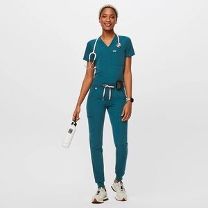 FIGS scrub set in Caribbean blue size small Caterina top and Zamora joggers